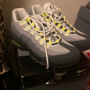 Airmax 95 size 6.5!